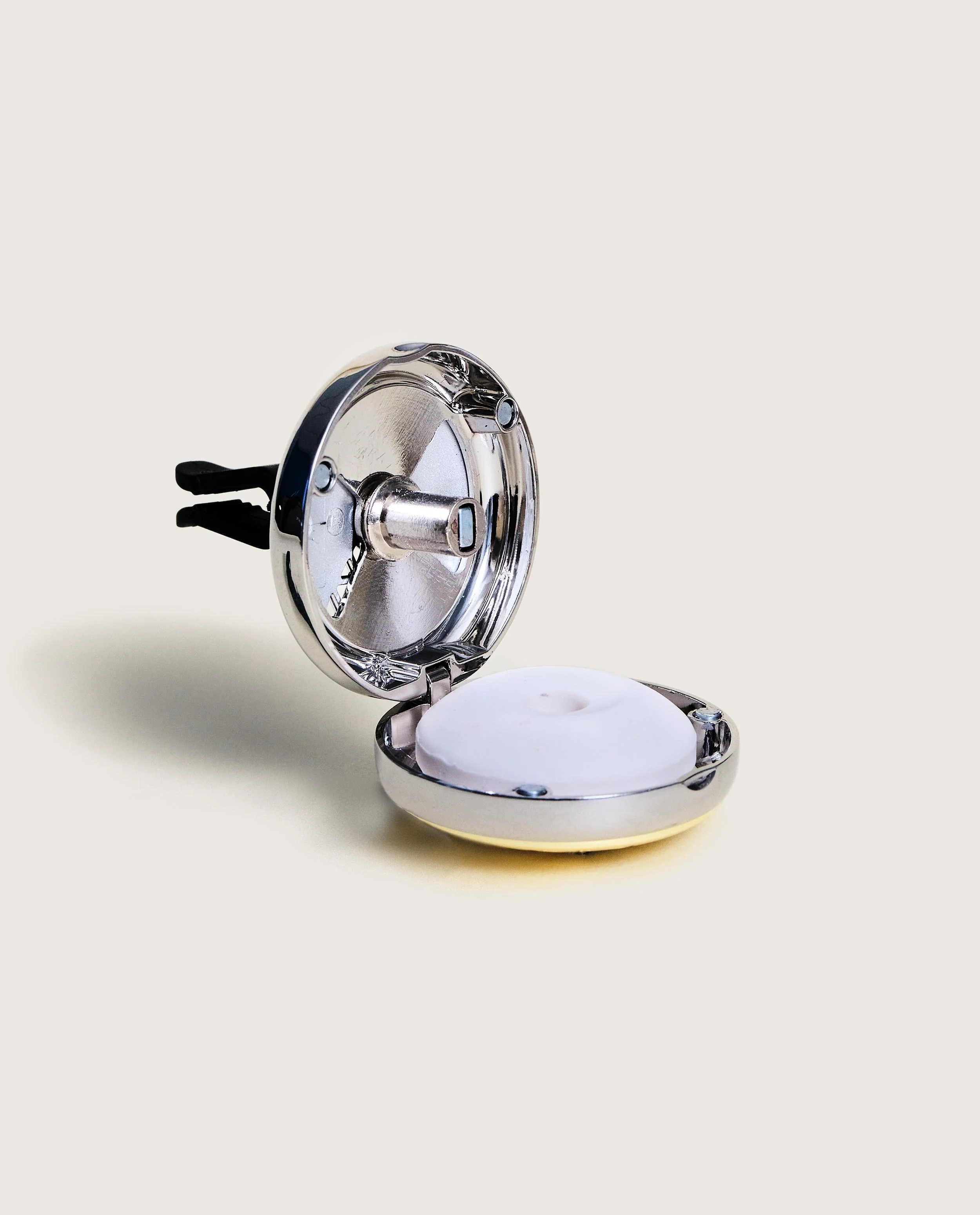 Adjustable Pomelis Car Diffuser - Image 3