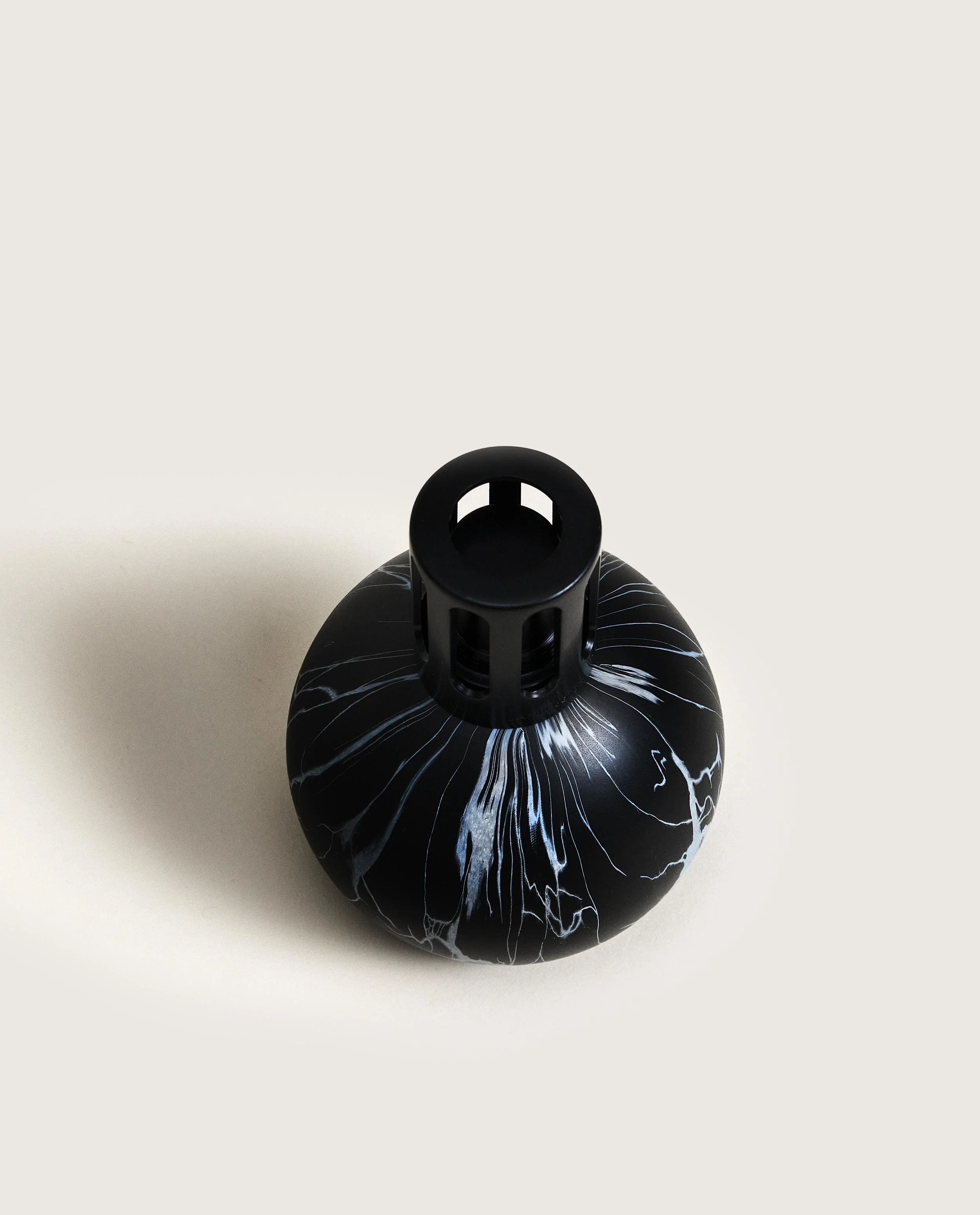 Black Marbled Lamp Berger - Image 3