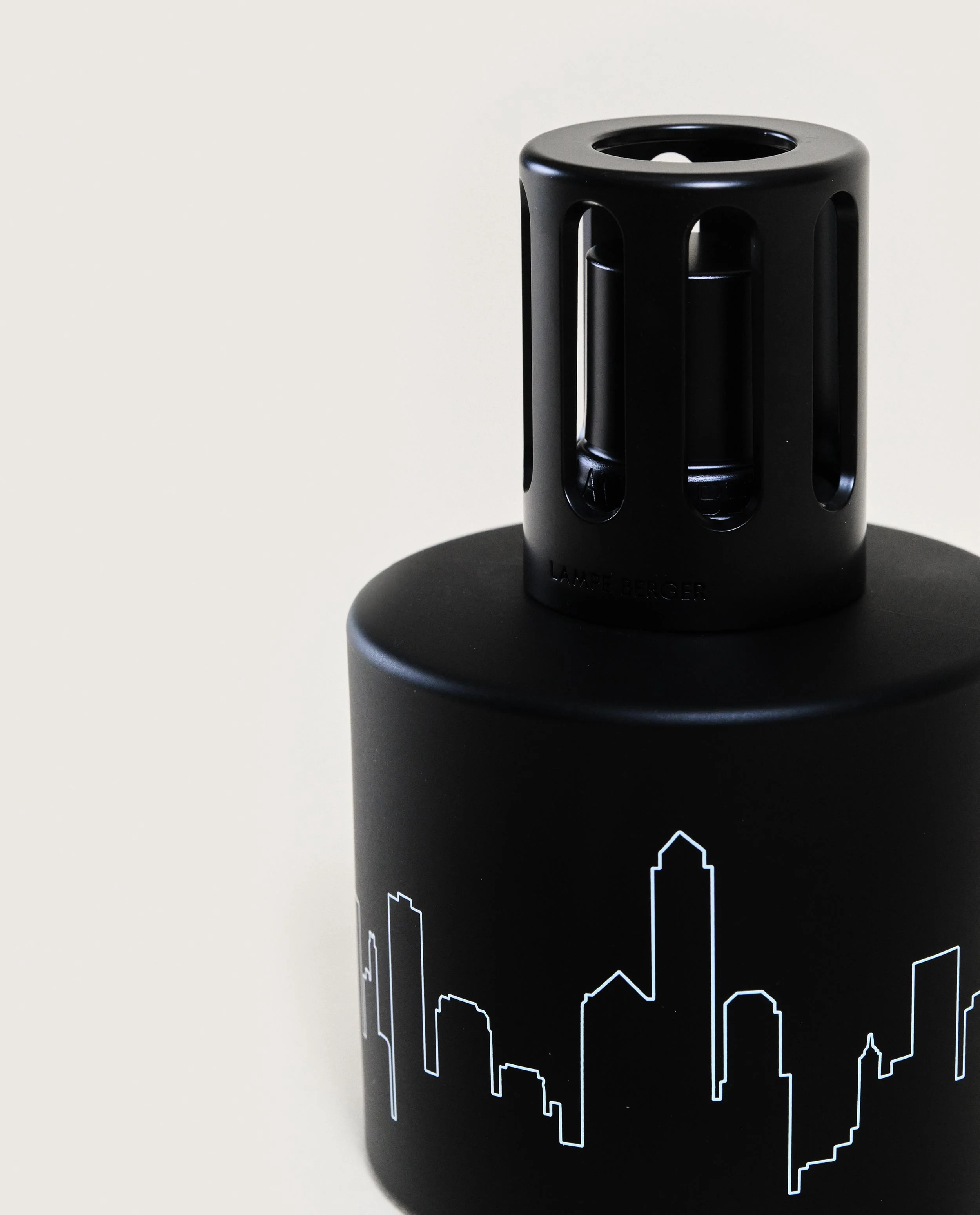 Black Skyline Lamp Berger Gift Pack - Image 3