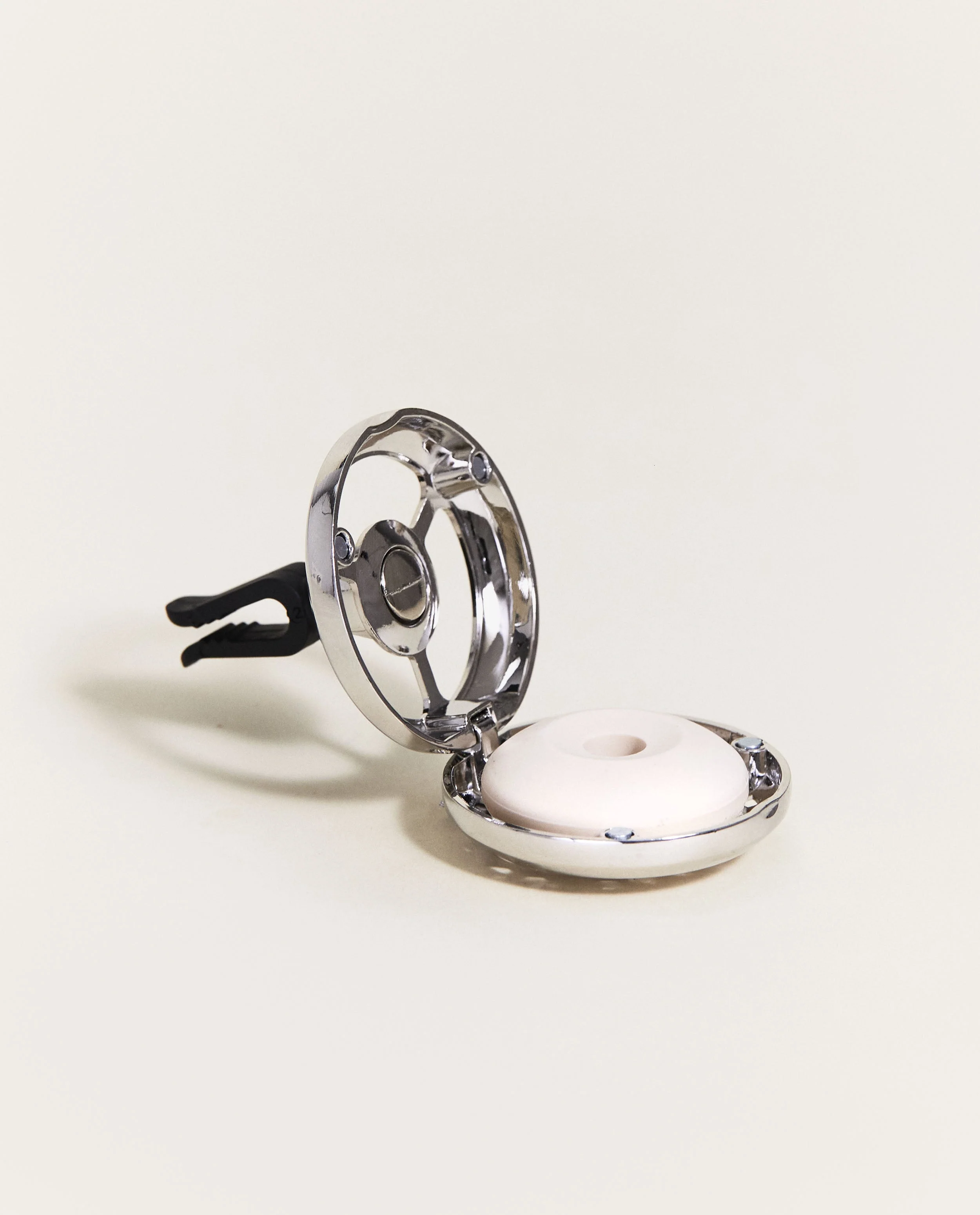 Exquisite Sparkle Car Diffuser - Image 3