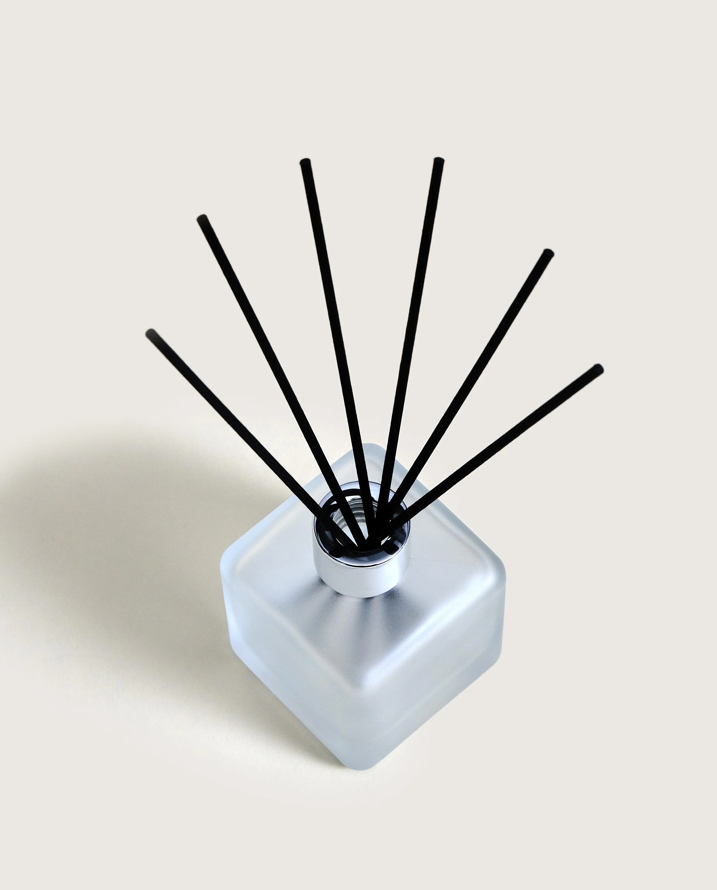 Frosted Citronella Scented Bouquet - Image 3