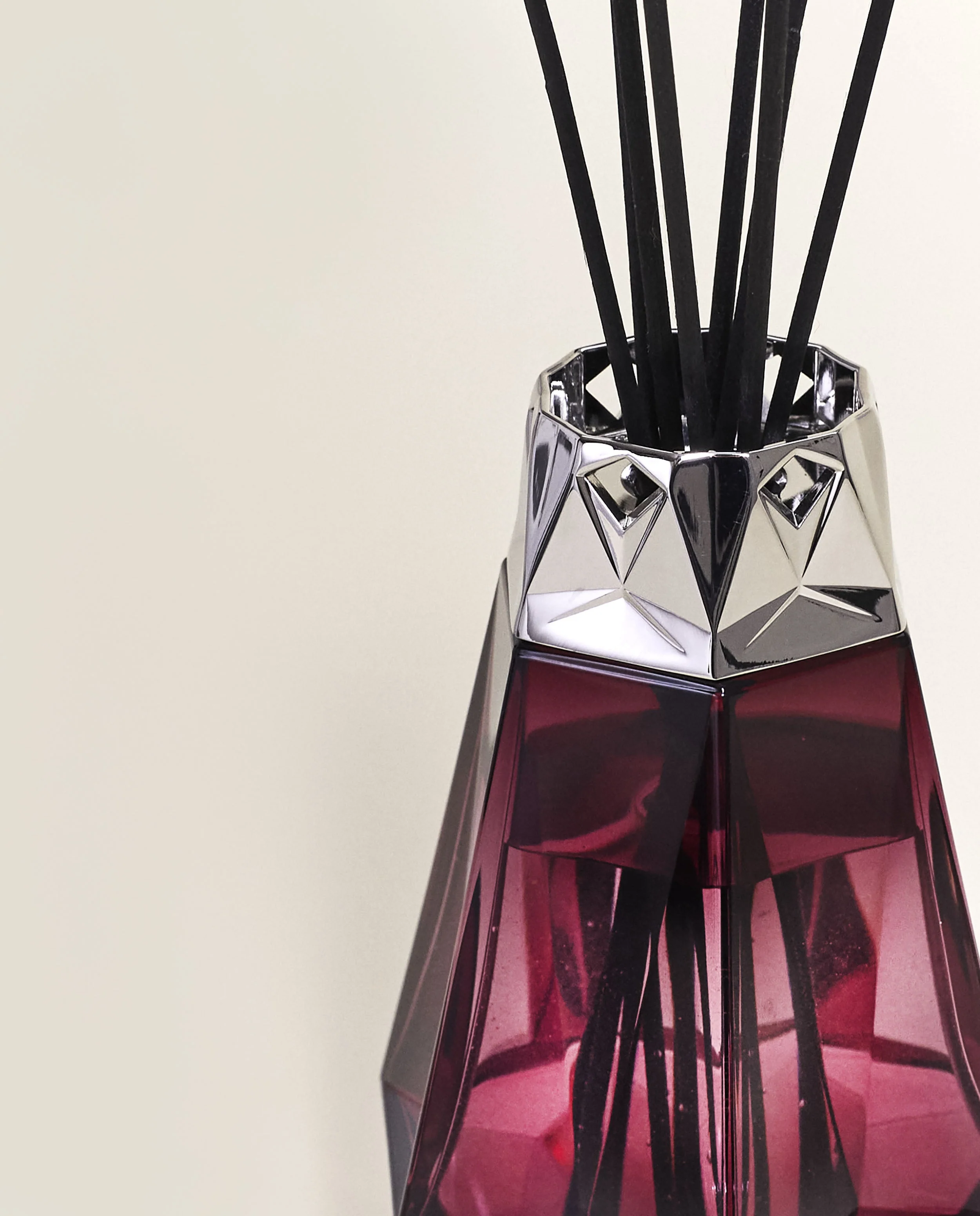 Garnet Prism Scented Bouquet - Image 3