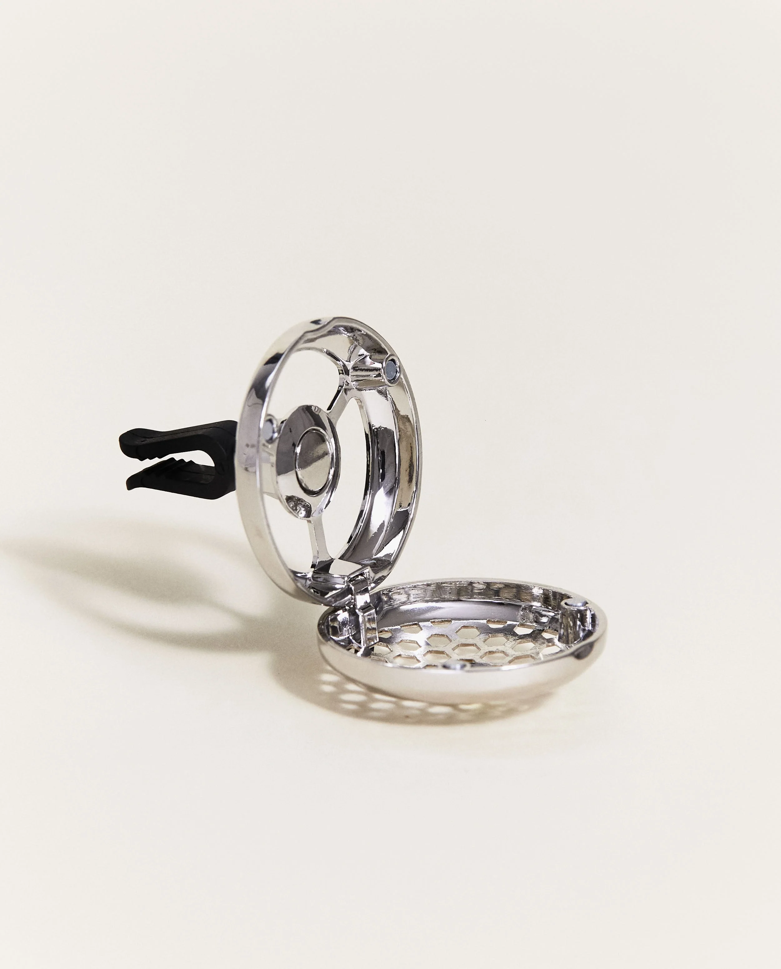 Honey Comb Car Clip Diffuser - Image 3