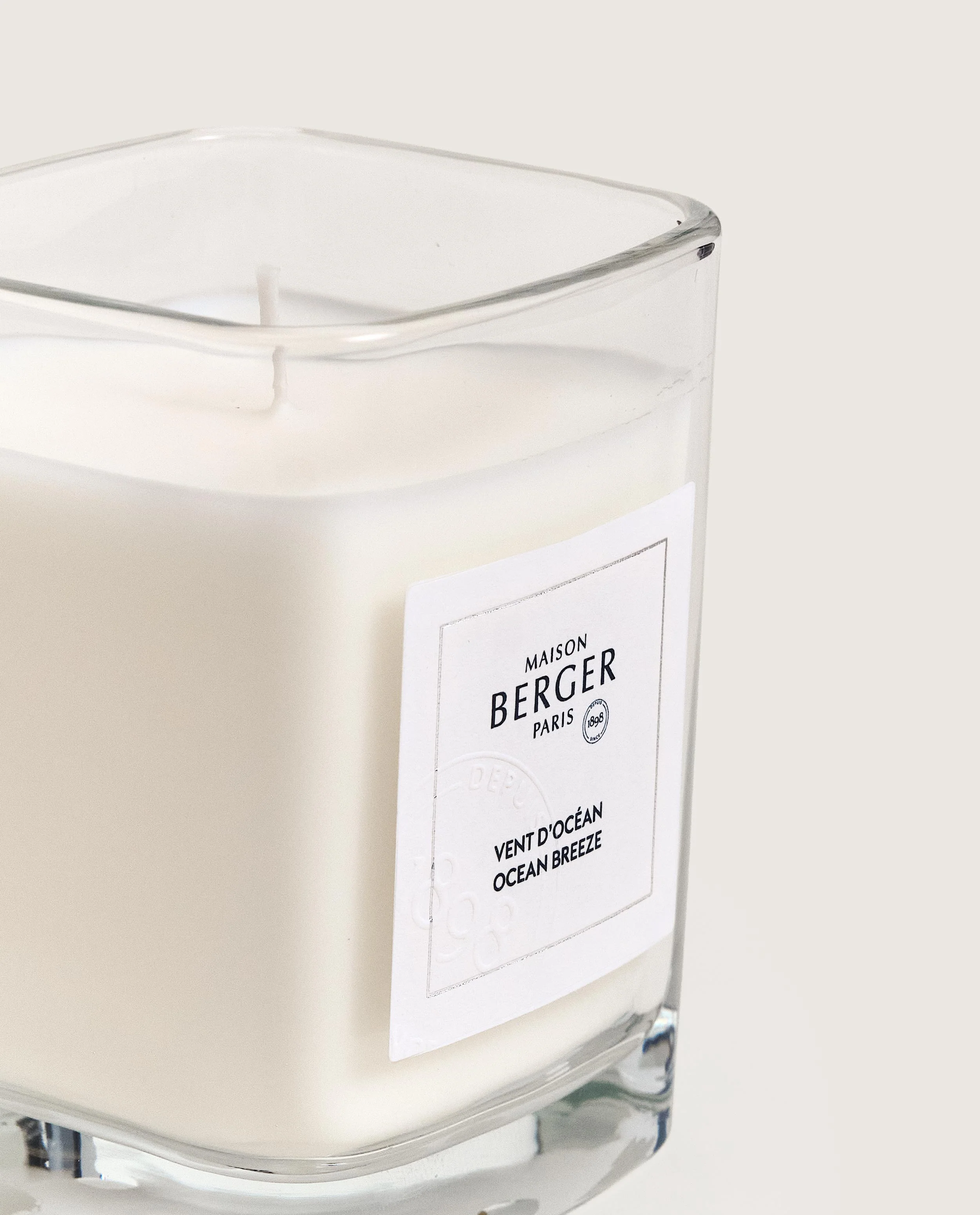Ocean Breeze Scented Candle - Image 2